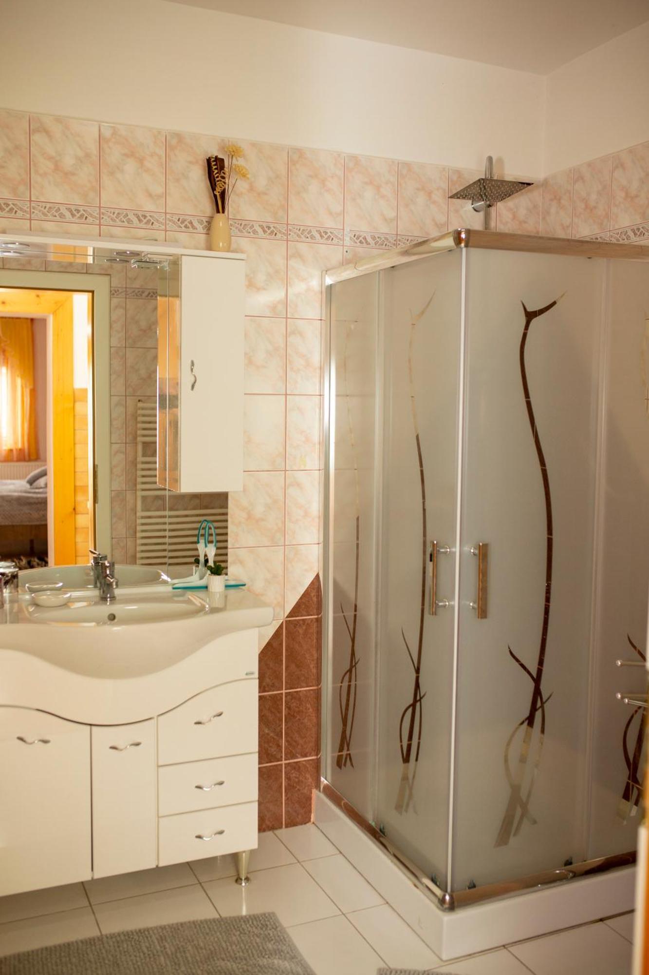 Huerkecz Apartmanhaz Hévíz Exterior foto