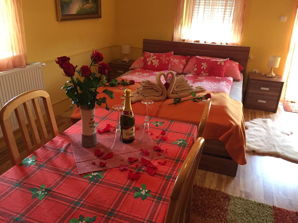 Huerkecz Apartmanhaz Hévíz Exterior foto
