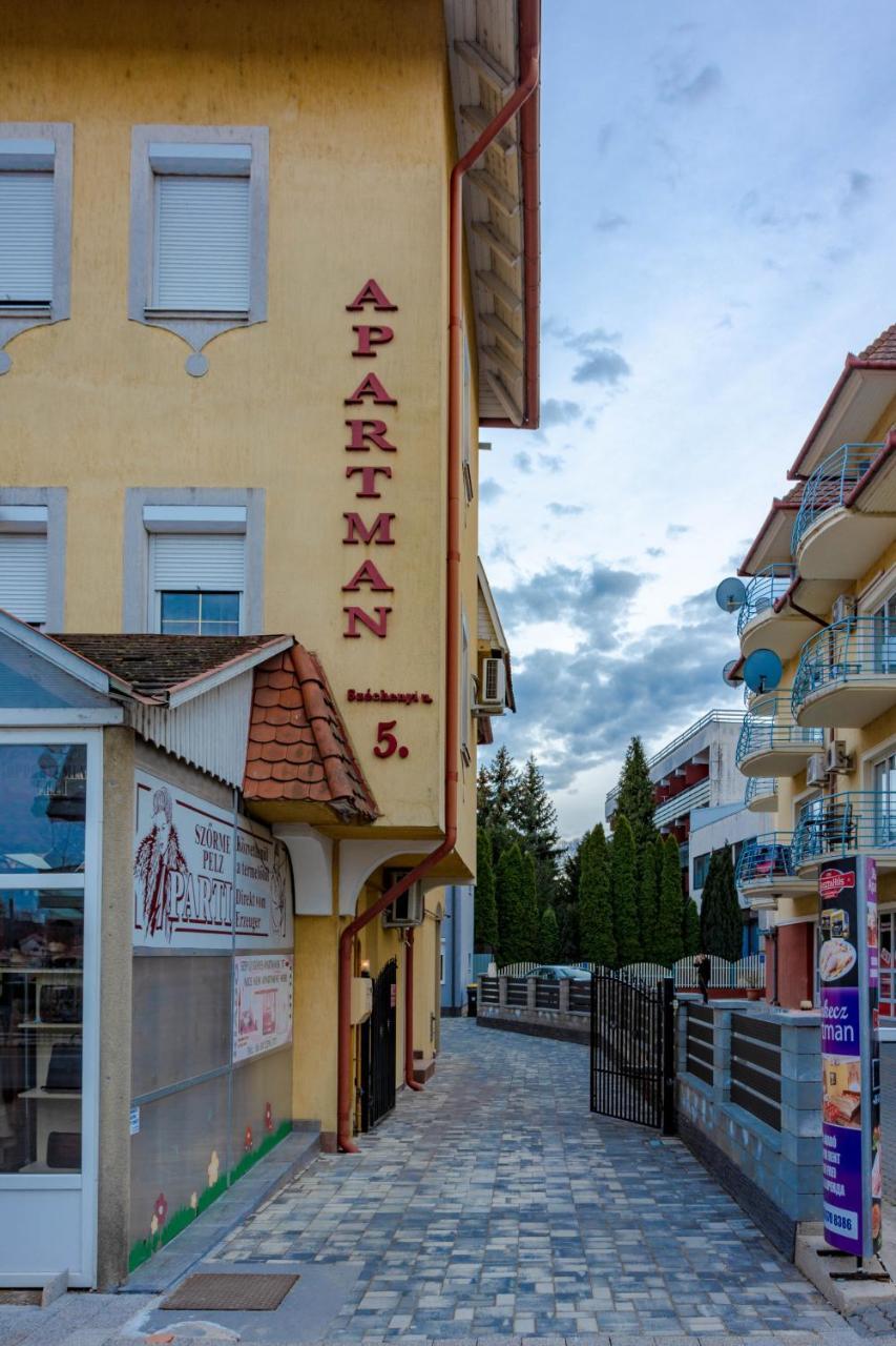 Huerkecz Apartmanhaz Hévíz Exterior foto